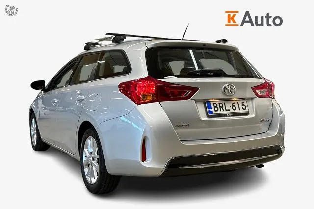 Toyota Auris Touring Sports 1,6 Active*Moottorinlämmitin / Navi / Vakkari / P-Kamera* Image 2