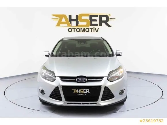 Ford Focus 1.6 Ti-VCT Titanium Image 6